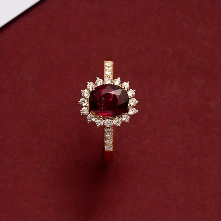 Gold Ring Áine with Ruby