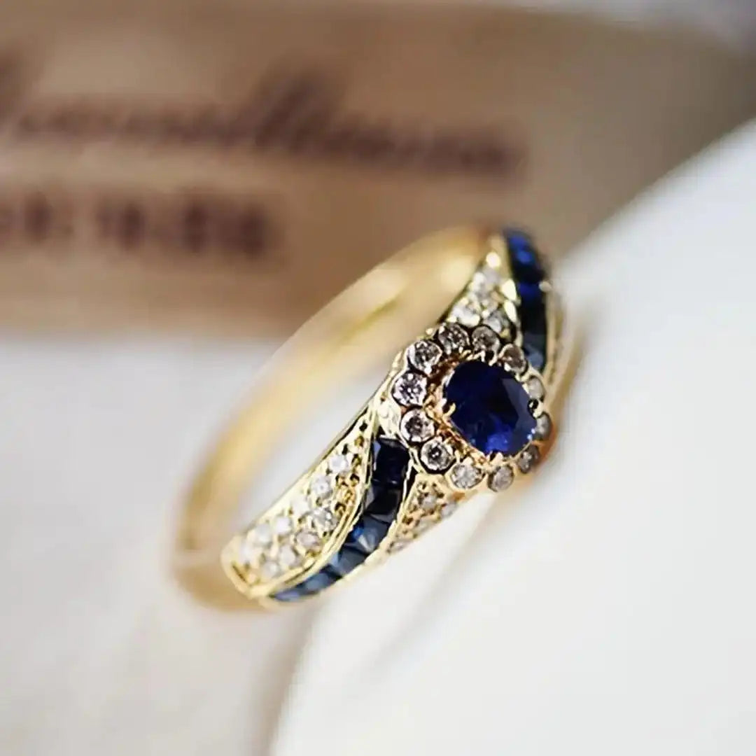 Gold Ring Eabha with Blue Sapphire