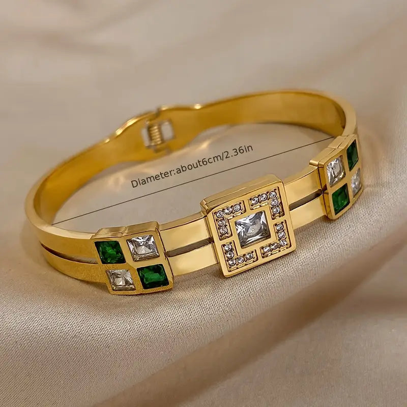 Gold Bangle Bracelet Íde with Emerald
