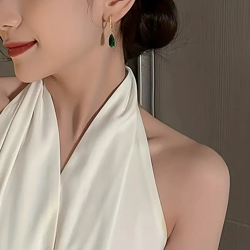 Gold Drop Earrings Áine with Emerald