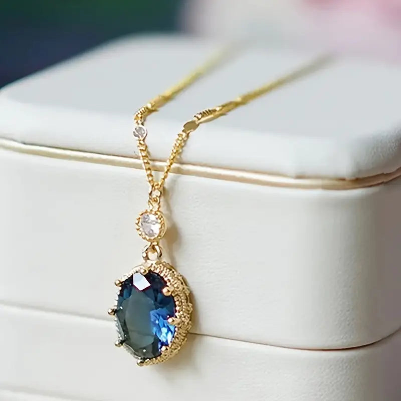 Gold Necklace Sadhbh with Sapphire and Zirconia