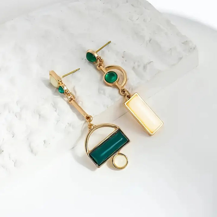 Gold Drop Earrings Bríd with Green Stones & Pearl