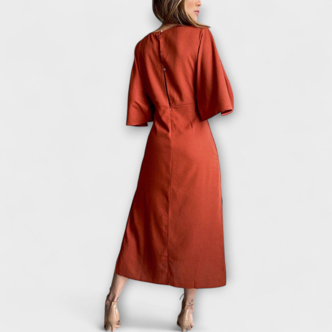 Holly - Rostrotes Kleid mit V-Ausschnitt und Knotendetail