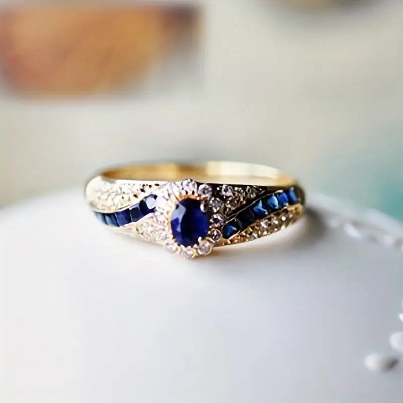 Gold Ring Deirdre with Blue Sapphire