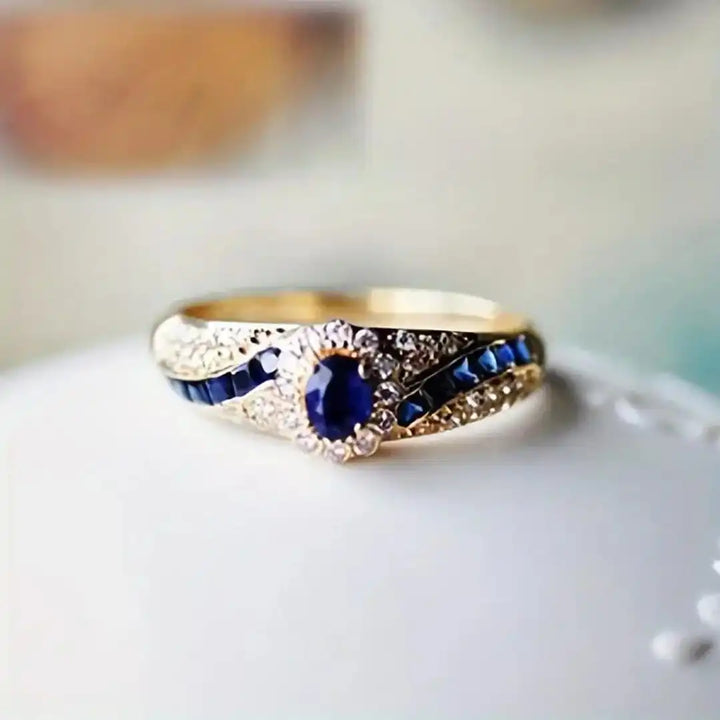 Gold Ring Eabha with Blue Sapphire