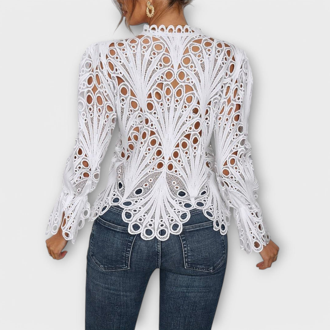Savannah - Weisse asymmetrische Bluse mit Spitze