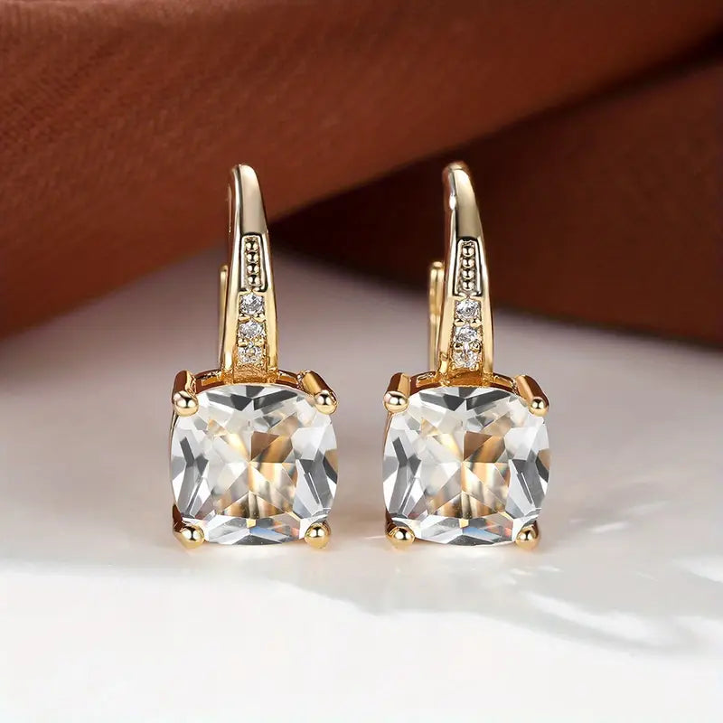 Gold Drop Earrings Gráinne with Blue Sapphire