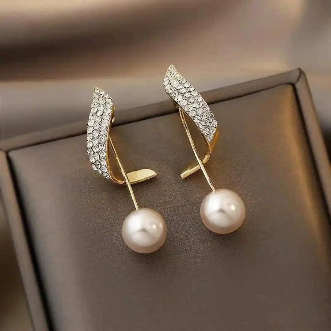 Gold Stud Earrings Bantry with Pearl and Crystal