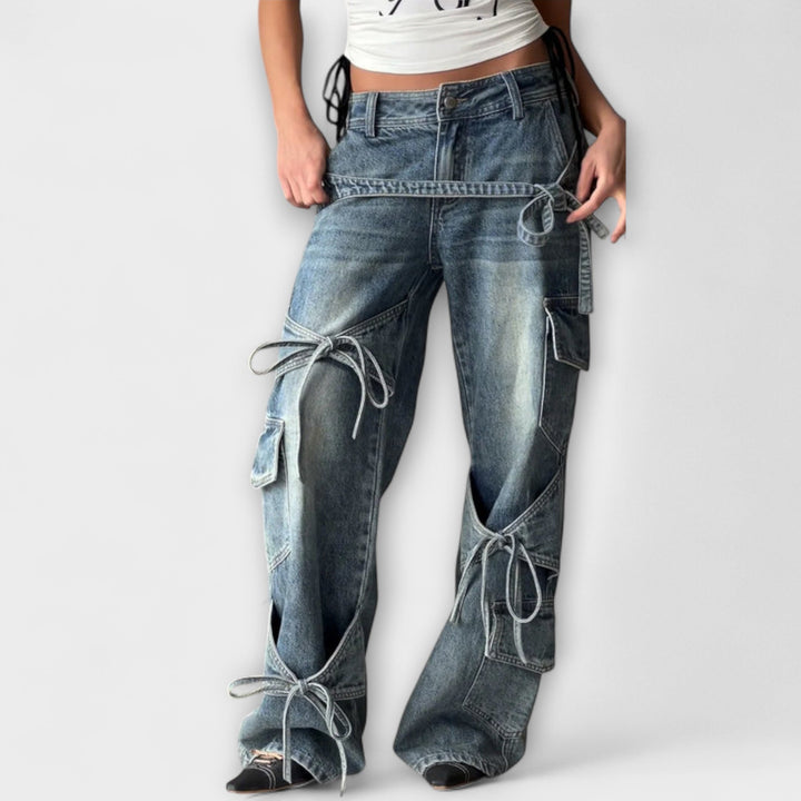 Walburga - Utility-Jeans mit Knotendetail