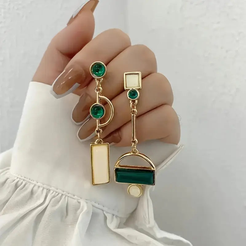 Gold Drop Earrings Bríd with Green Stones & Pearl