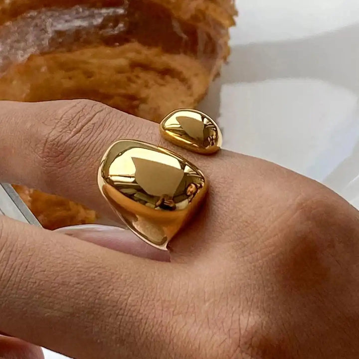 Gold Open Ring Béibhinn