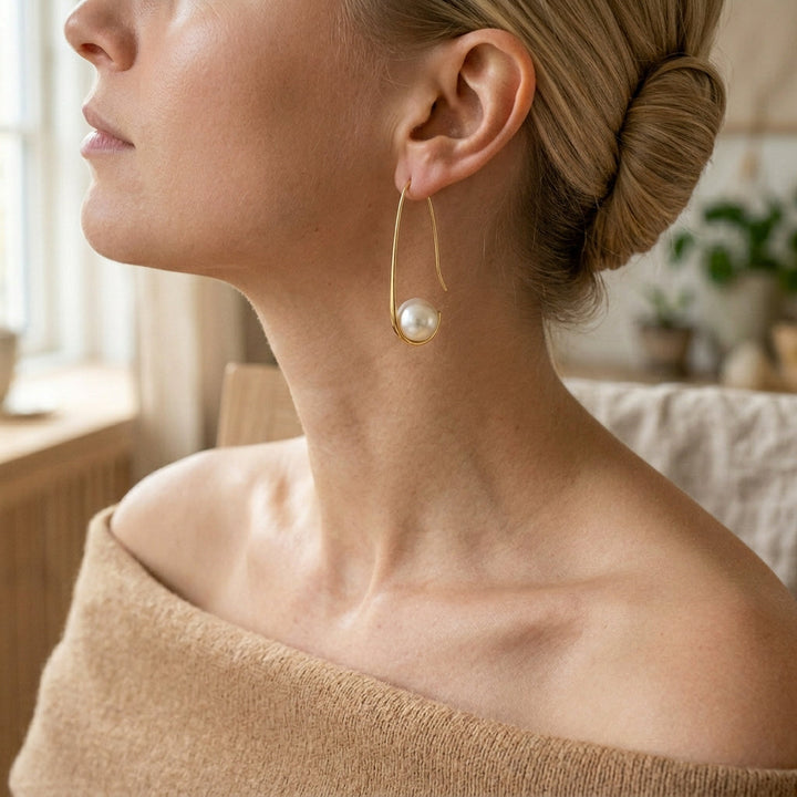 Gold Drop Earrings Íde with Pearl