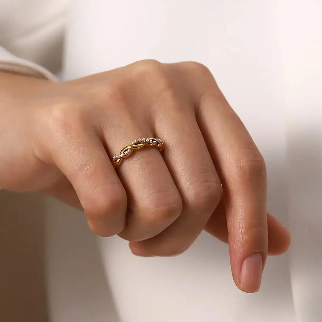 Gold Ring Sinéad with Pearls