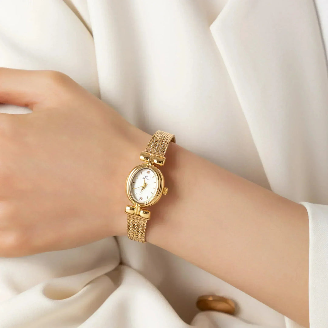 Gold Watch Maeve with Oval Case and Mesh Strap