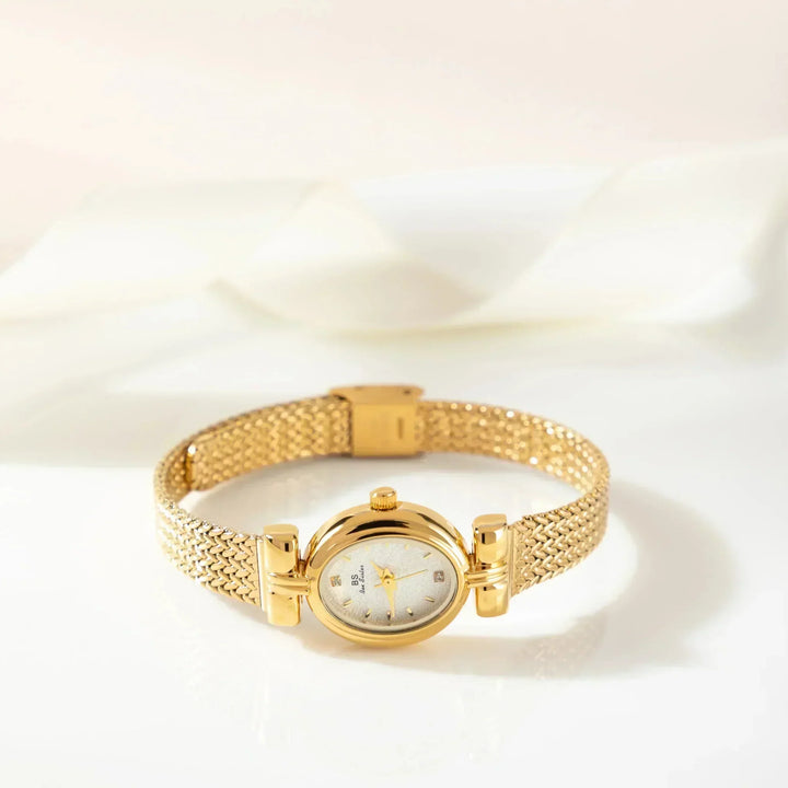 Gold Watch Maeve with Oval Case and Mesh Strap