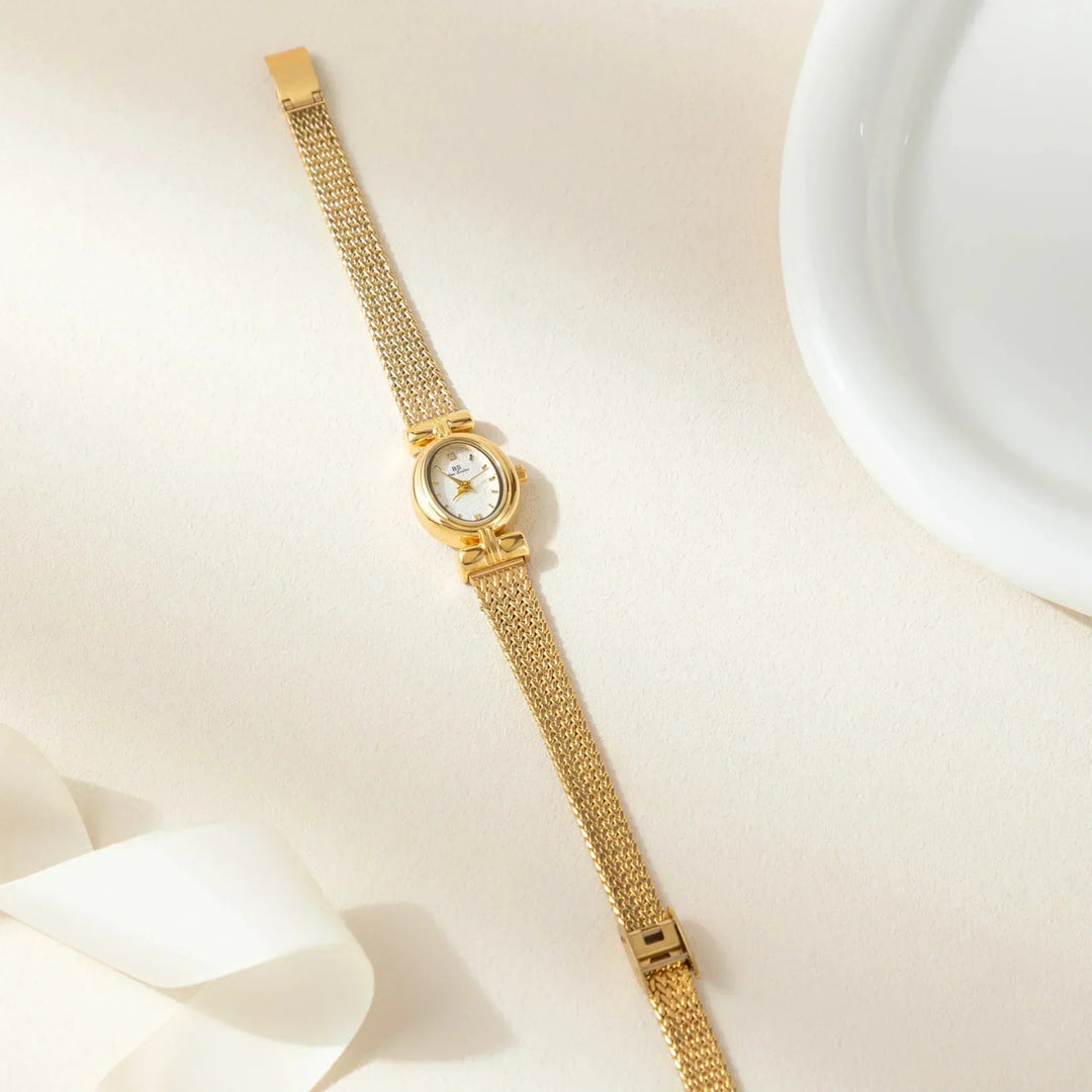 Gold Watch Maeve with Oval Case and Mesh Strap