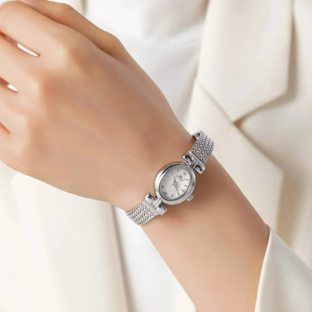 Gold Watch Maeve with Oval Case and Mesh Strap