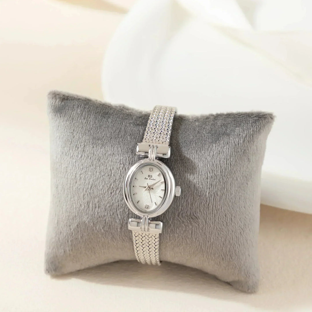 Gold Watch Maeve with Oval Case and Mesh Strap