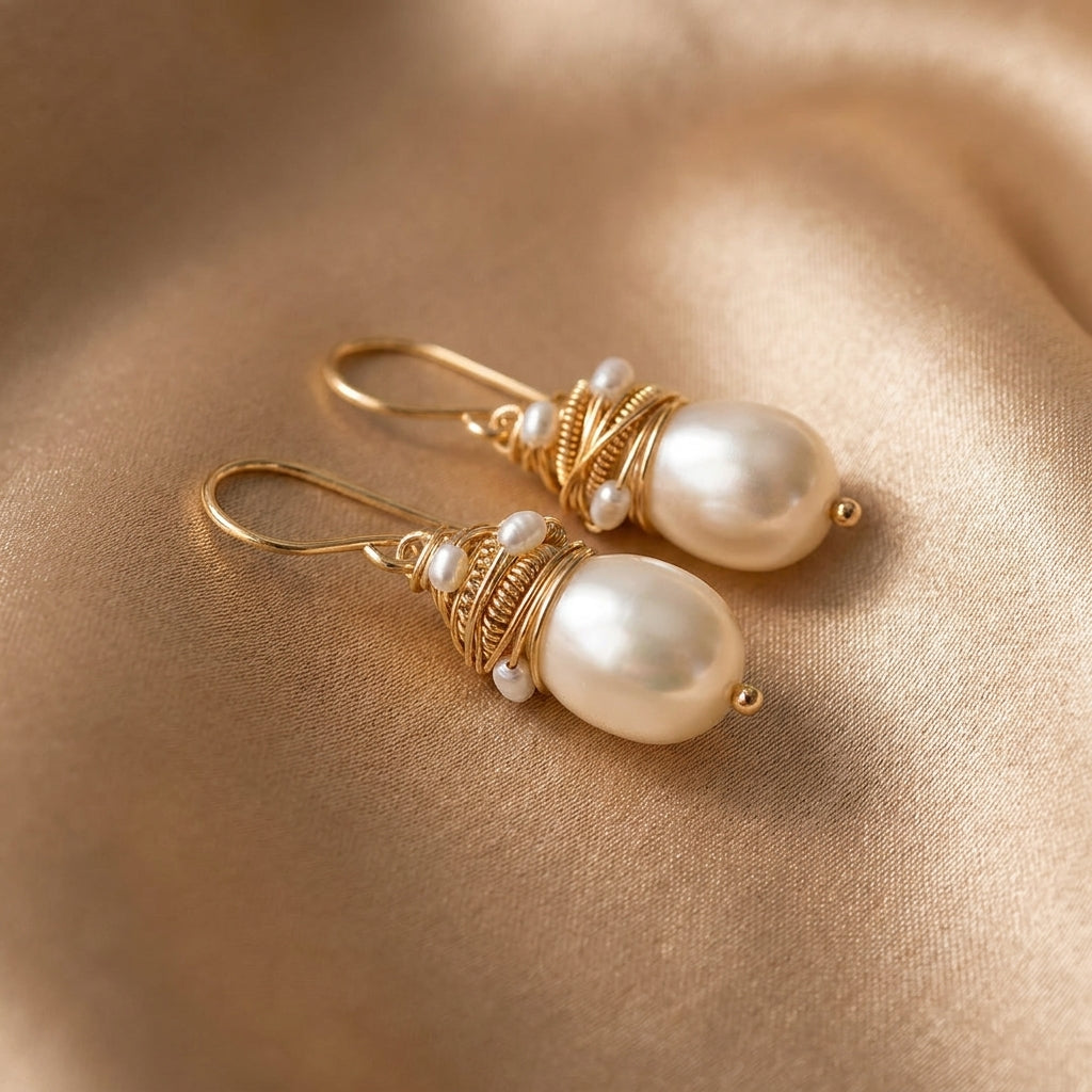 Gold Drop Earrings Aoibh with Pearl