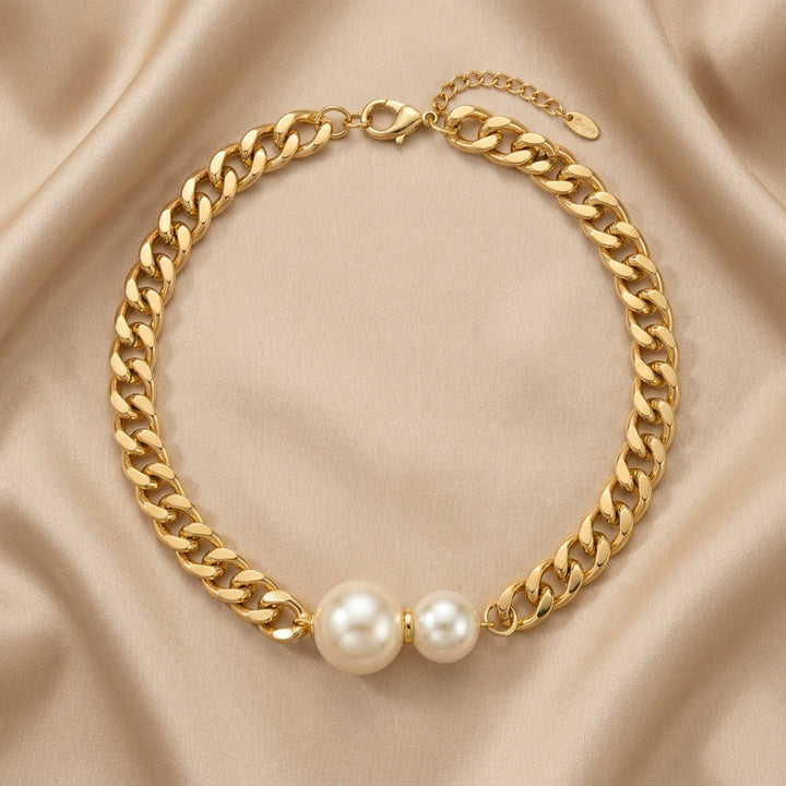 Gold Chain Necklace Béibhinn with Double Pearls