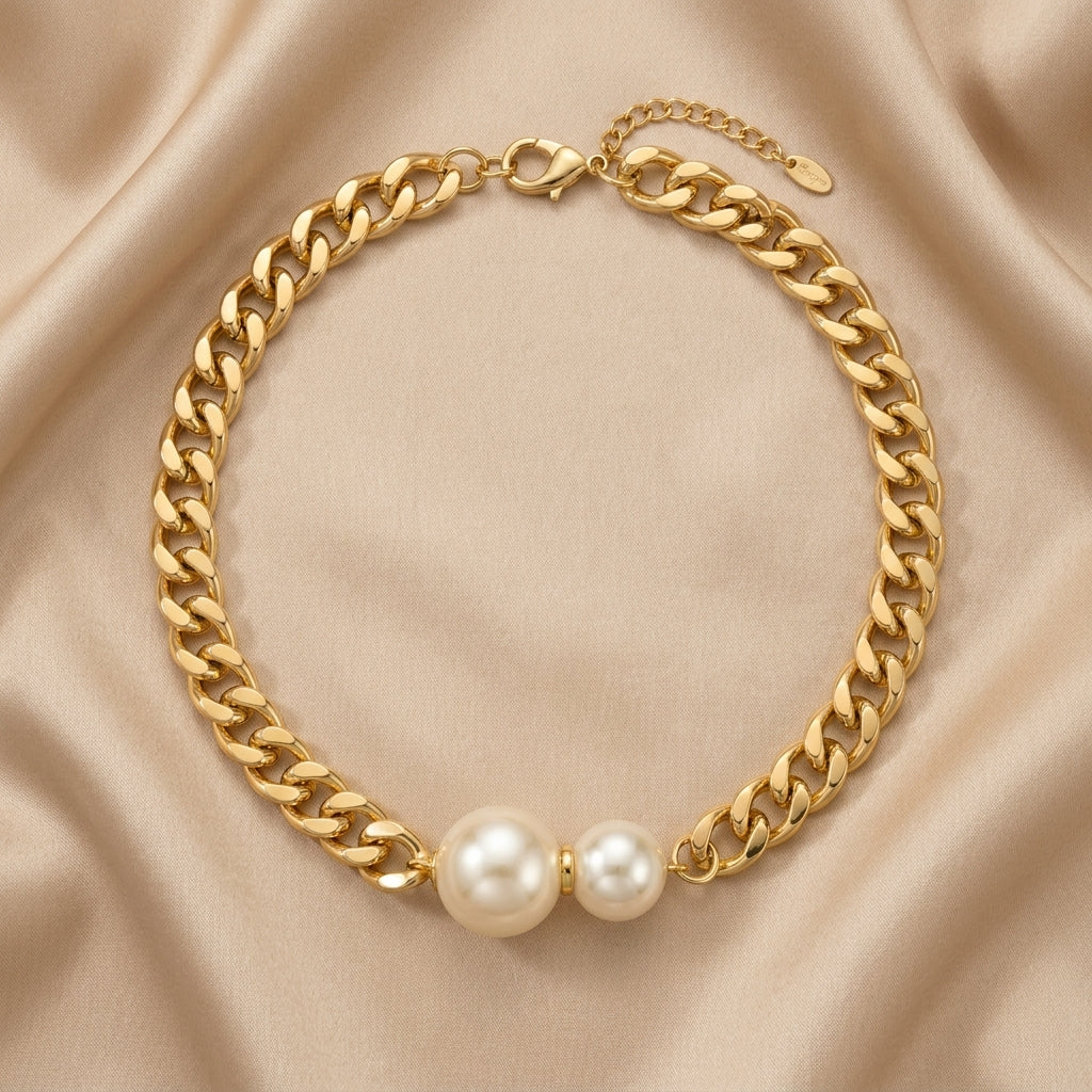 Gold Chain Necklace Ciara with Pearls