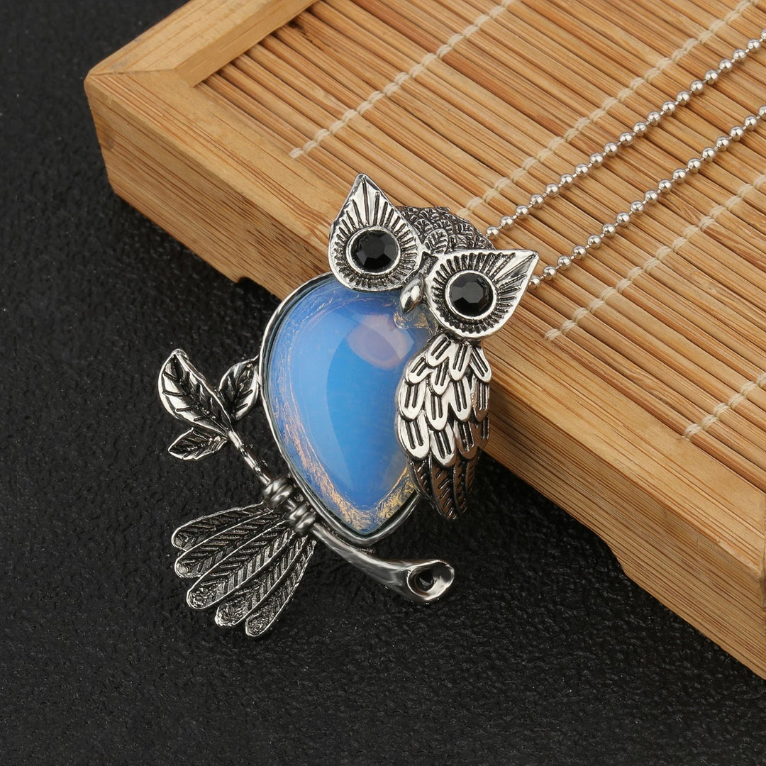Silver Necklace Clíodhna with Owl and Amethyst
