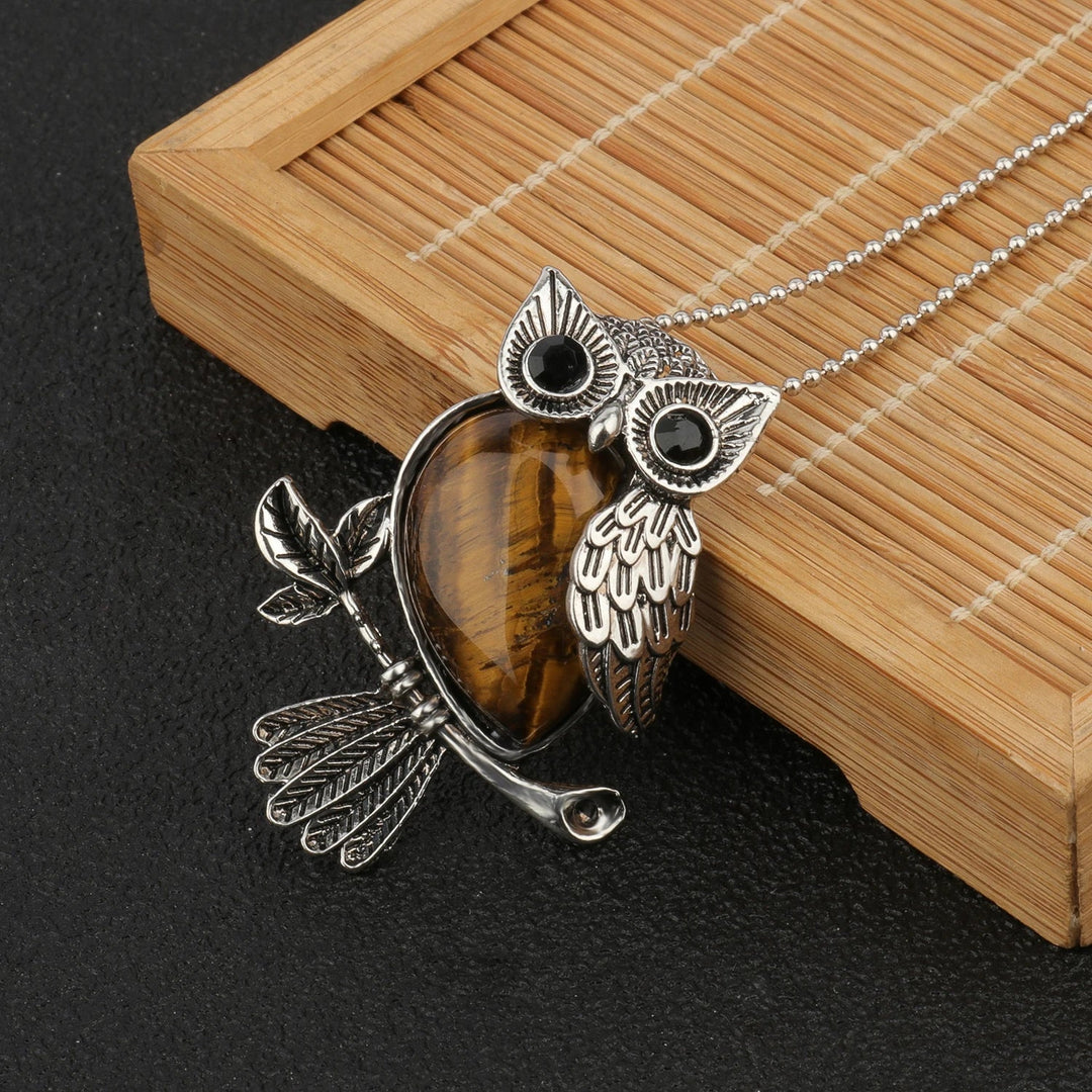 Silver Necklace Clíodhna with Owl and Amethyst