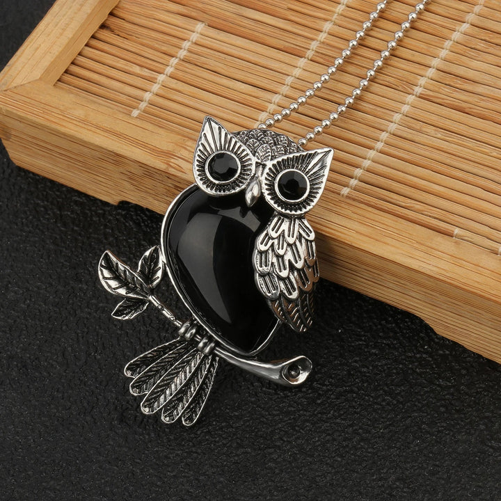 Silver Necklace Siobhán with Amethyst Owl