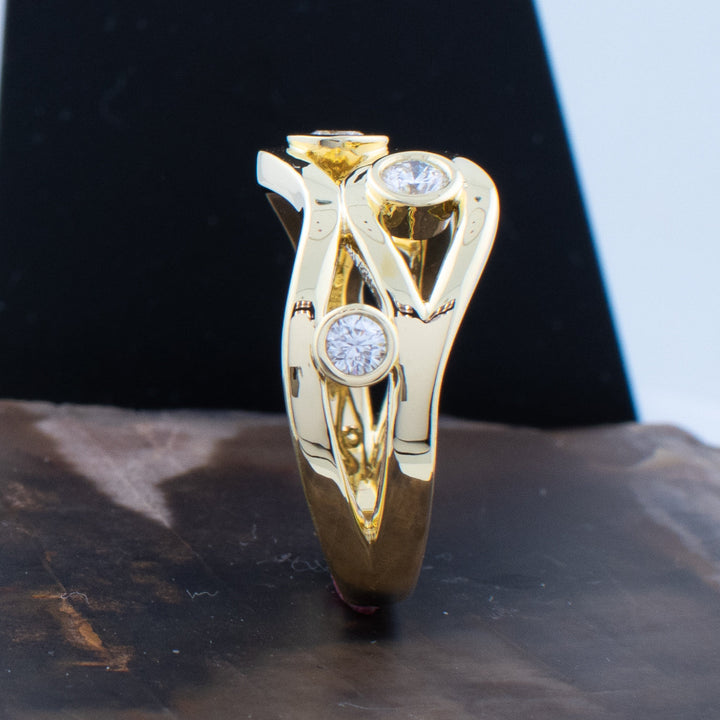Gold Ring Nuala with Crystals