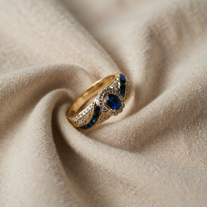 Gold Ring Deirdre with Blue Sapphire