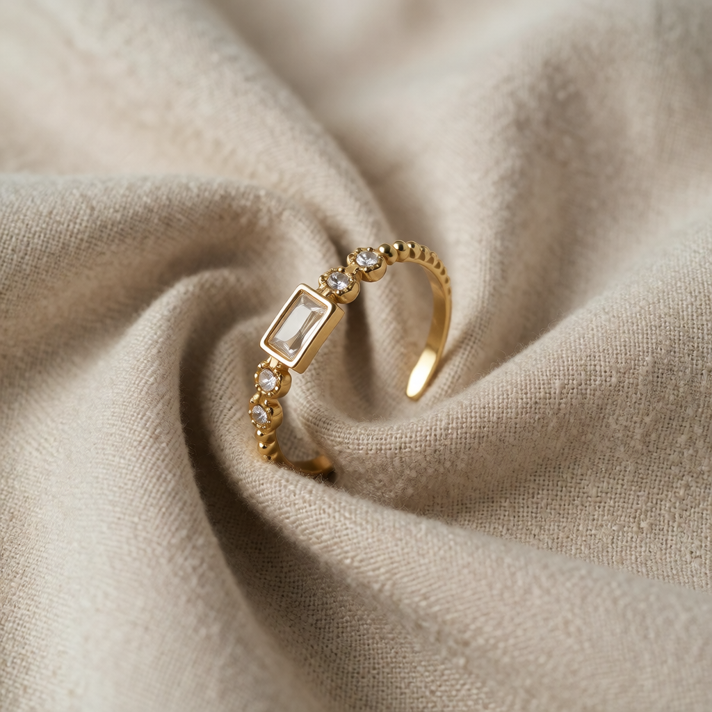 Gold Open Ring Áine with Baguette Crystal
