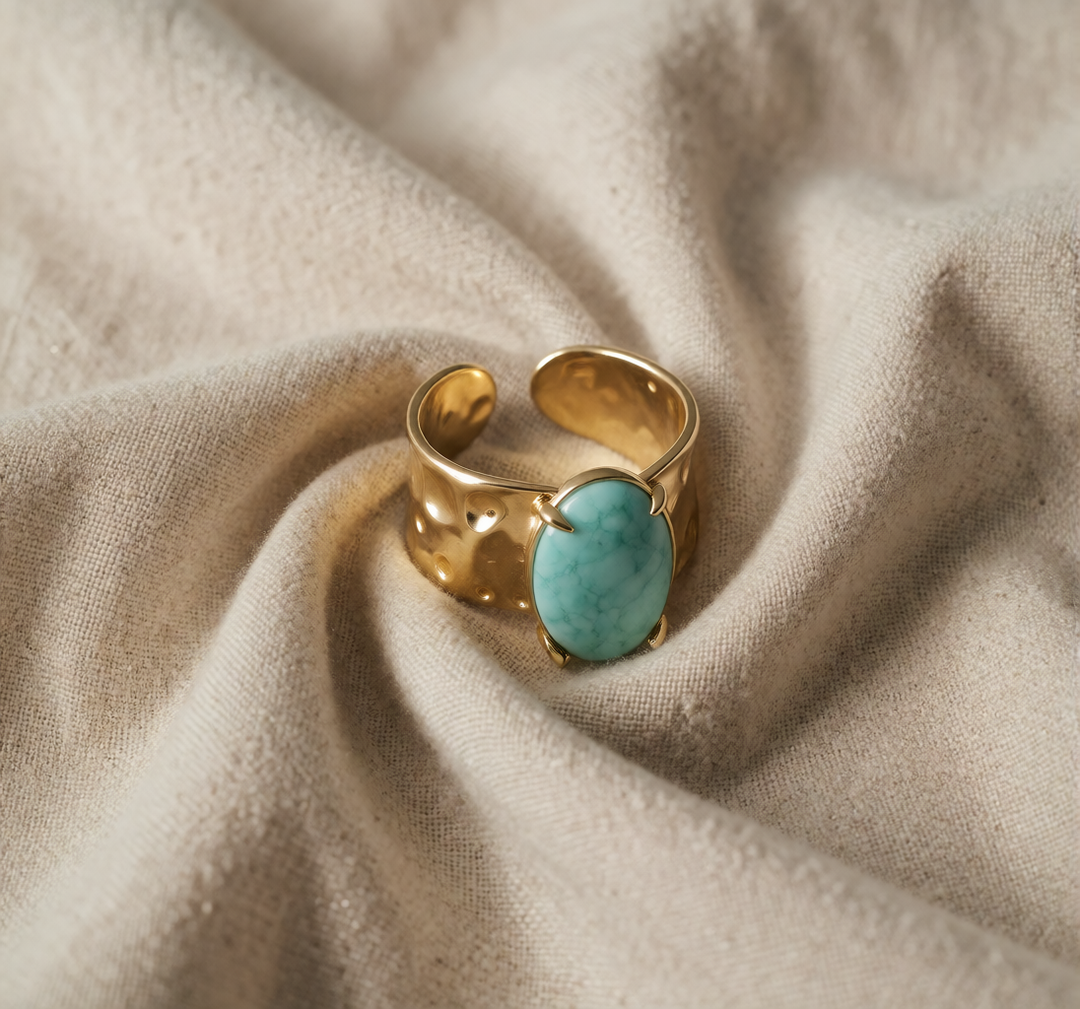 Gold Open Ring Dáiríne with Turquoise