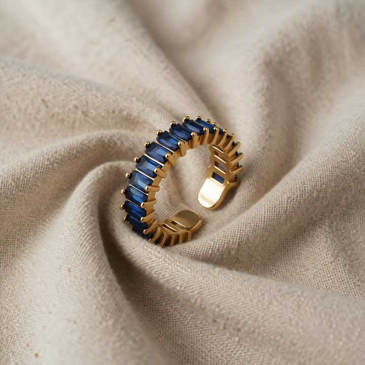 Gold Ring Niamh with Blue Baguette Stones