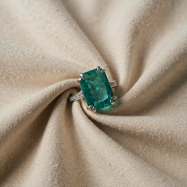 White Gold Ring Laoise with Blue-Green Moissanite