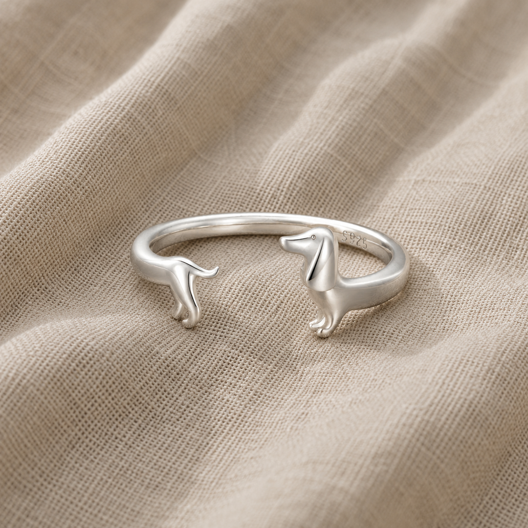 Silver Wrap Ring Béibhinn with Dachshund Motif