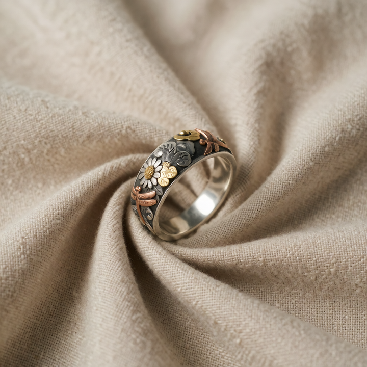 Silver & Gold Ring Gráinne with Floral Motif