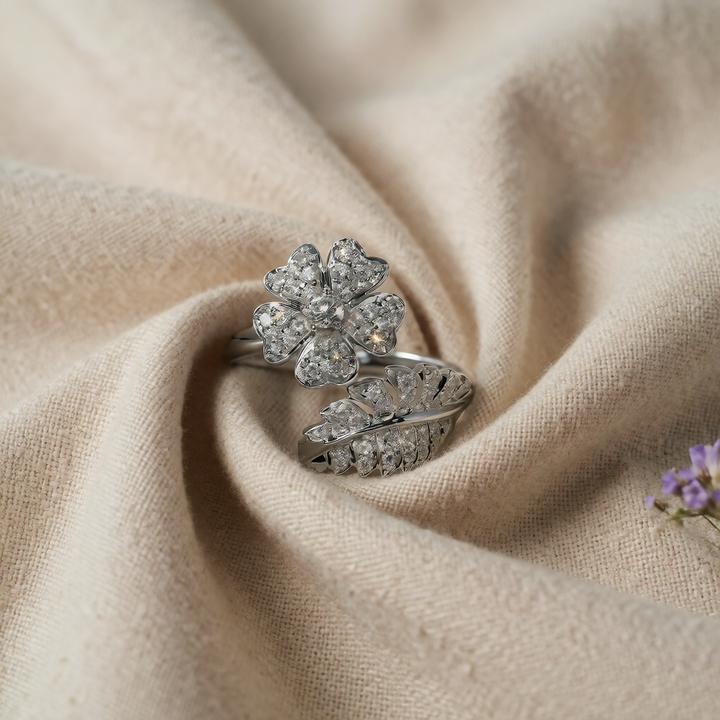 Silver Ring Clíona with Zirconia Flowers