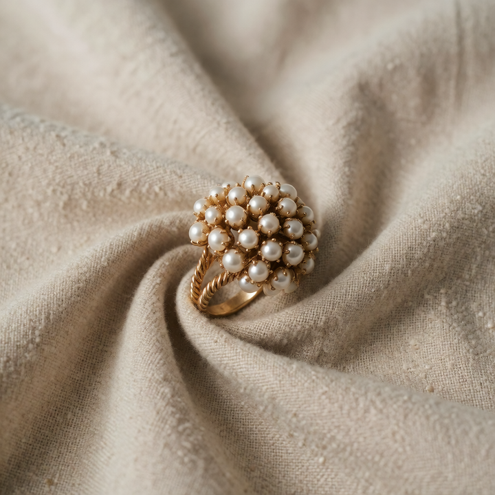 Gold Ring Órla with Pearls