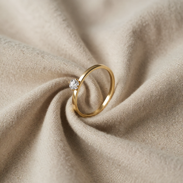 Gold Ring Órla with Crystal Solitaire