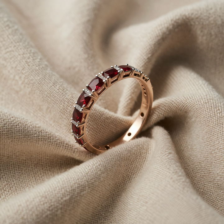 Rose Gold Ring Gráinne with Rubies