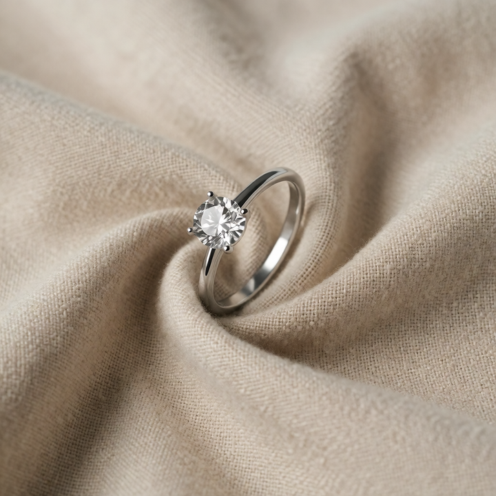 Silver Ring Órla with Solitaire Crystal