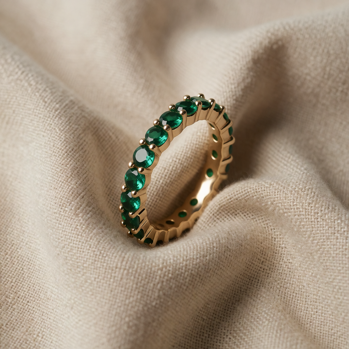 Gold Eternity Ring Clíona with Emerald