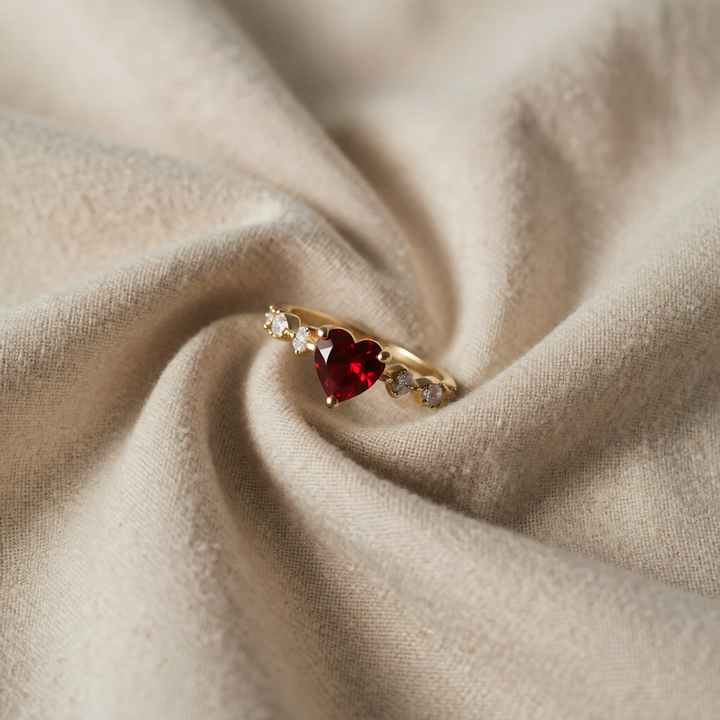 Gold Ring Méabh with Ruby Heart