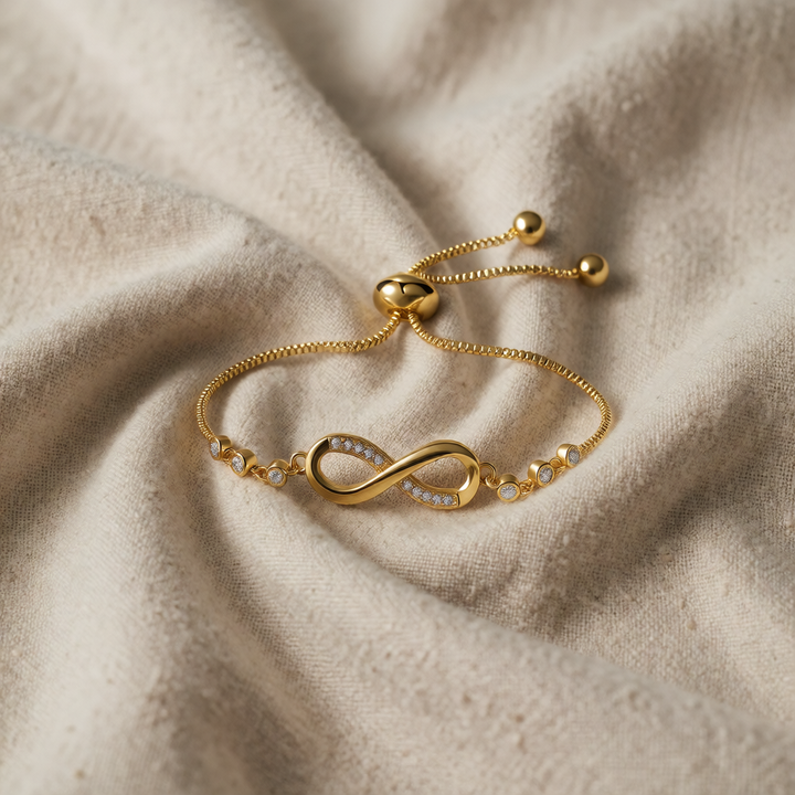 Gold Chain Bracelet Órlaith with Infinity Symbol