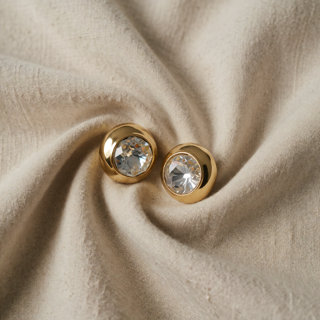 Gold Stud Earrings Muirne with Round Zirconia