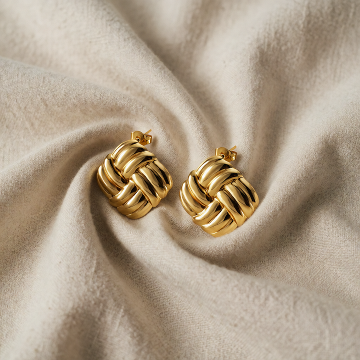 Gold Hoop Earrings Róisín with Woven Knot