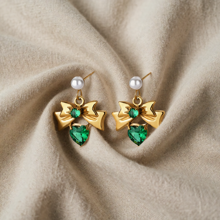 Gold Drop Earrings Méabh with Emerald and Bow
