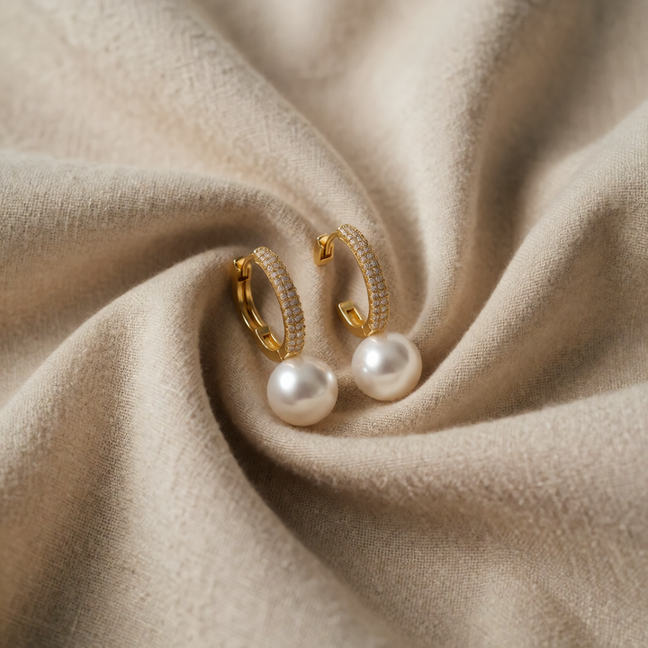 Gold Drop Earrings Méabh with Pearl