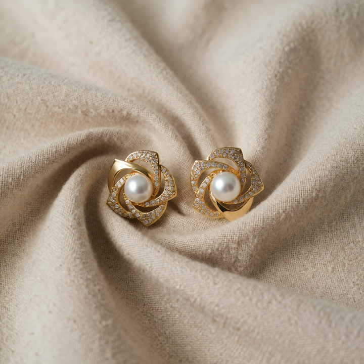 Gold Stud Earrings Deirbhile with Pearl Flower