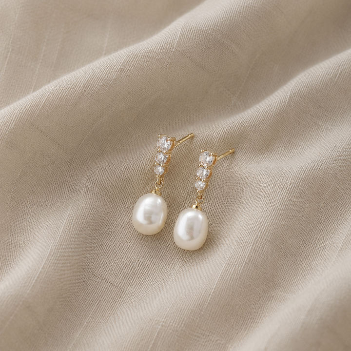 Gold Drop Earrings Ailbhe with Zirconia and Pearl